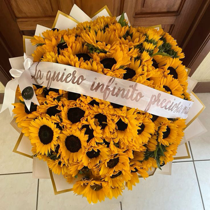 Ramo de 50 Girasoles cinta personalizada