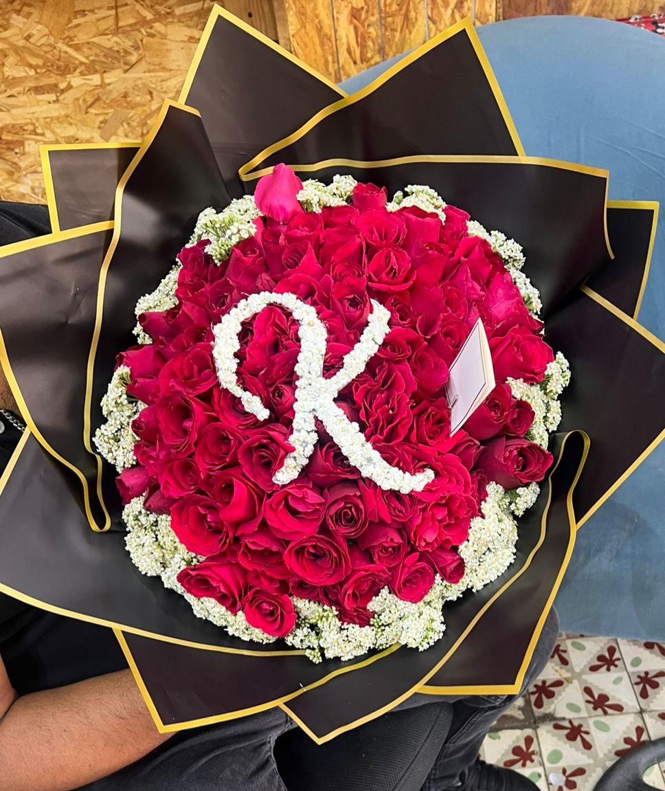 Ramo de rosas nacionales con letra