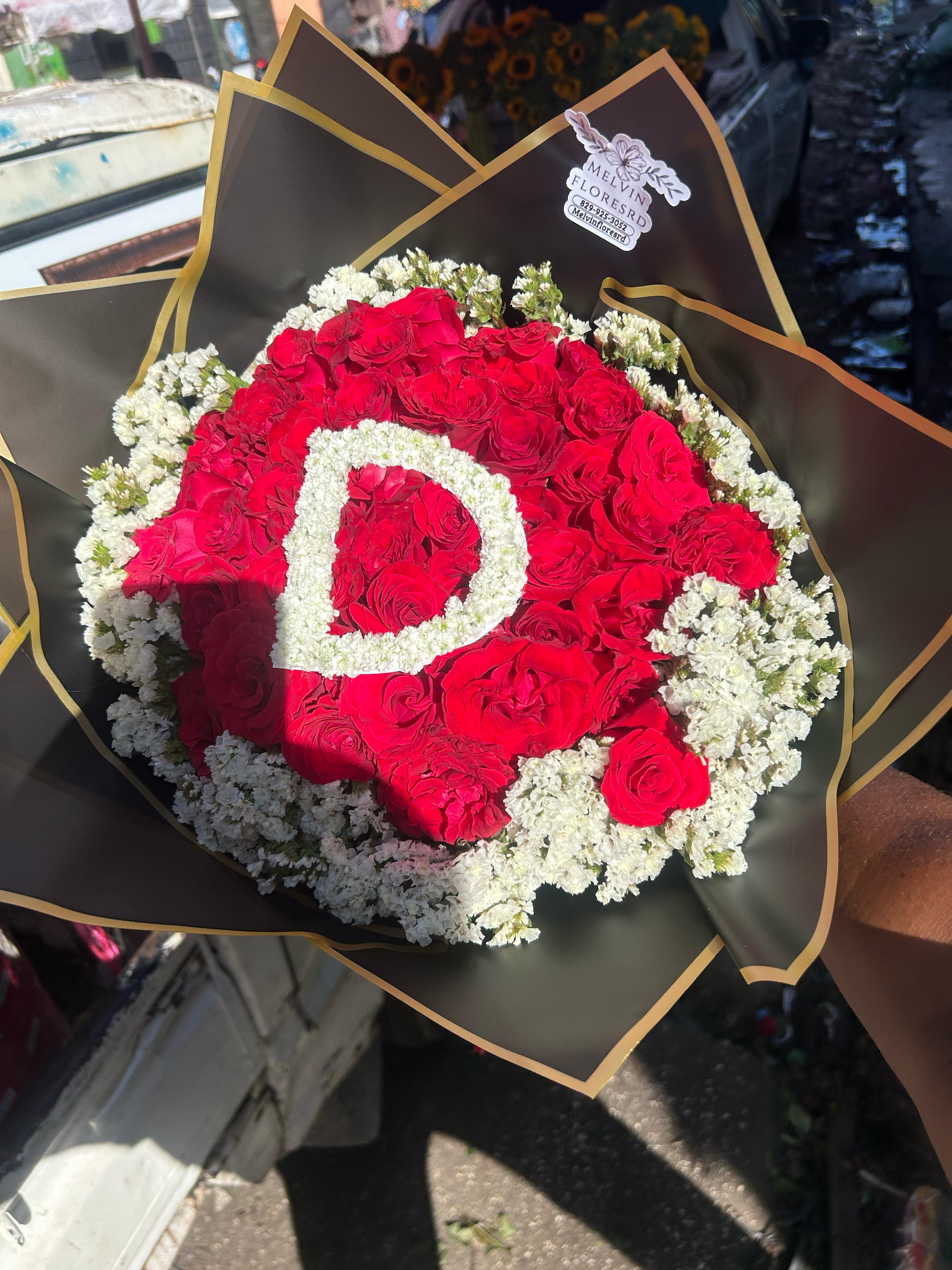 Ramo de rosas nacionales con letra