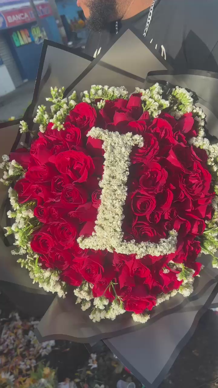 Ramo de rosas nacionales con letra